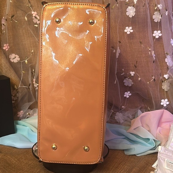 Vernis Like EUC Tote Bag Large and Shiny PU - Picture 4 of 16